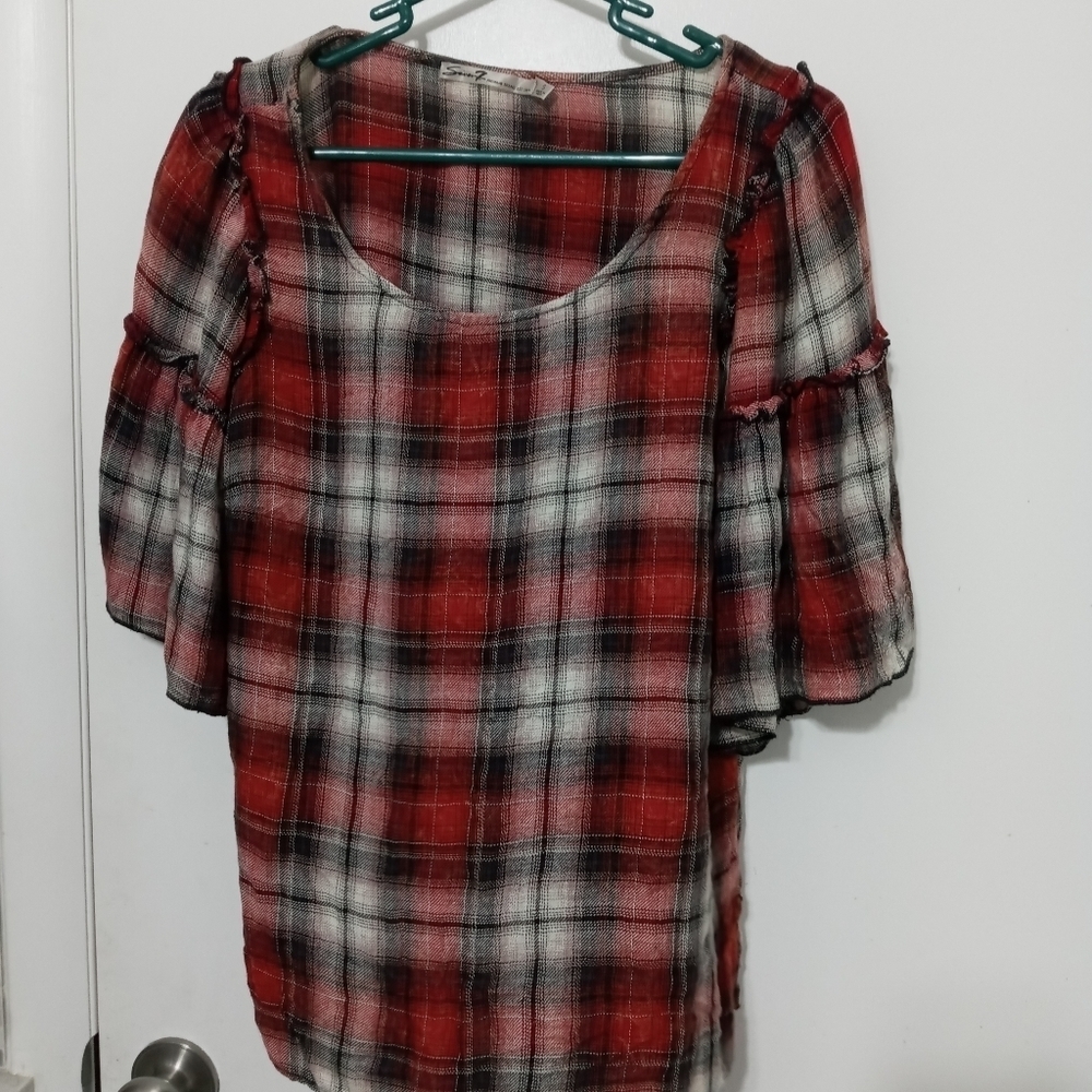 Seven7 Plaid Pullover Blouse With 3/4 Bell Sleeves With Ruffles Split Hem